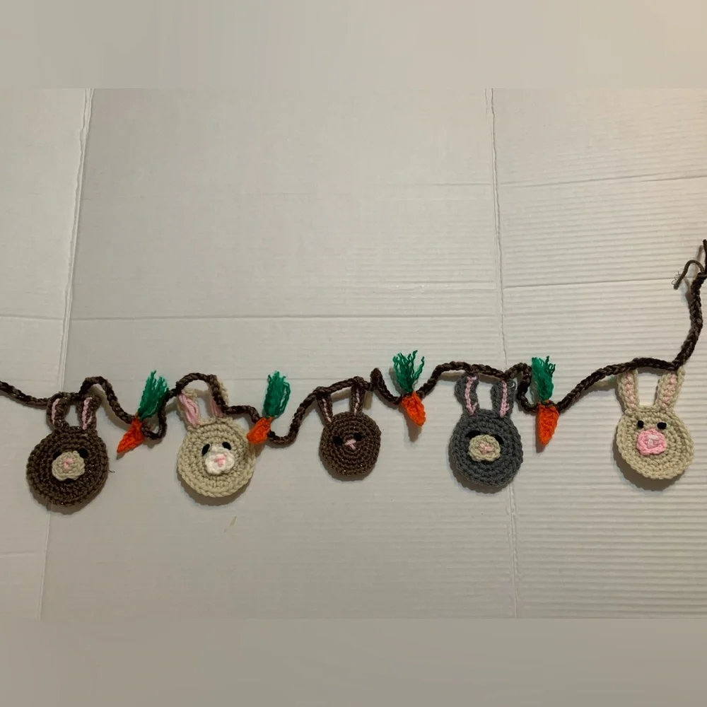 Bunny Rabbit Easter Garland New Five Little Bunnies Four Mini Carrots Handmade